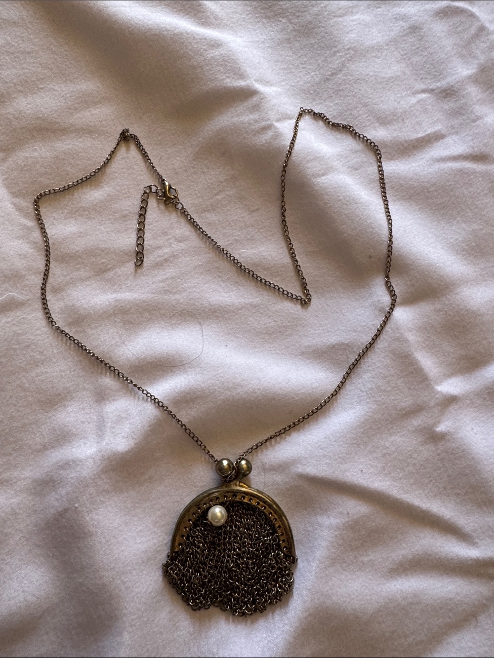 Antique-Style Gold Tone Chain Necklace with Pearl Accent